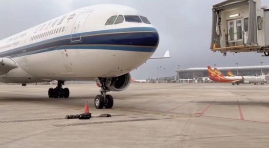 美兰机场首架接受系统引导进位的航班。美兰机场供图