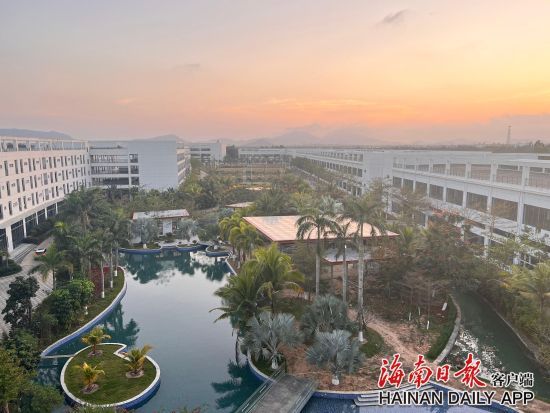 万宁市派成铝业科技有限公司是一家集科研、制造、流通、安装于一体的科技型企业