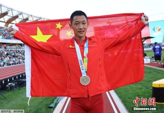 王嘉男为中国代表团夺得本届世锦赛首金