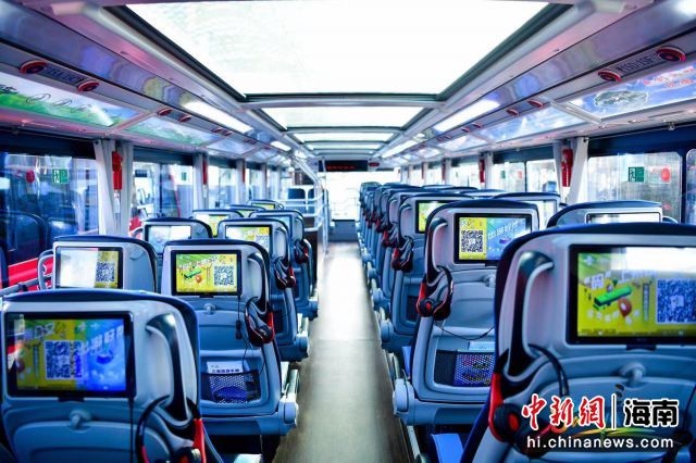 　图为“鹿城山海，旅文专线”双层巴士内部。(资料图) 三亚交投集团供图