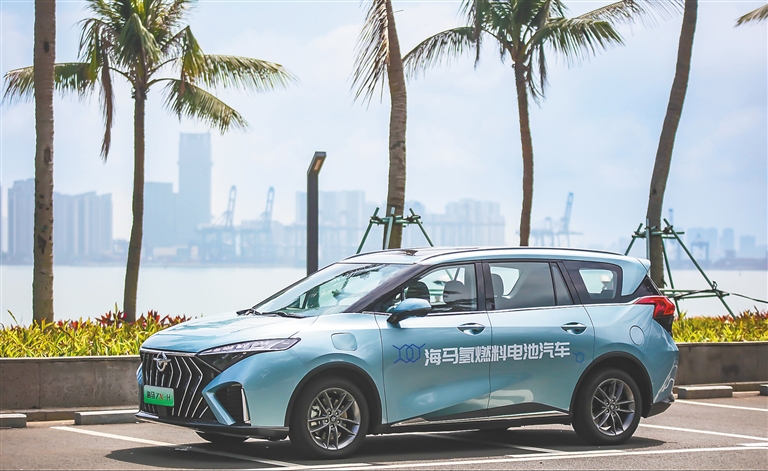 海马氢燃料电池汽车7X-H。 图片由海南海马汽车公司提供