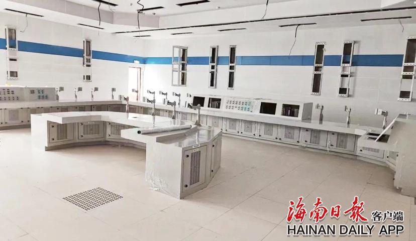 昌江核电小堆全范围模拟机盘台设备安装完成。核电供图