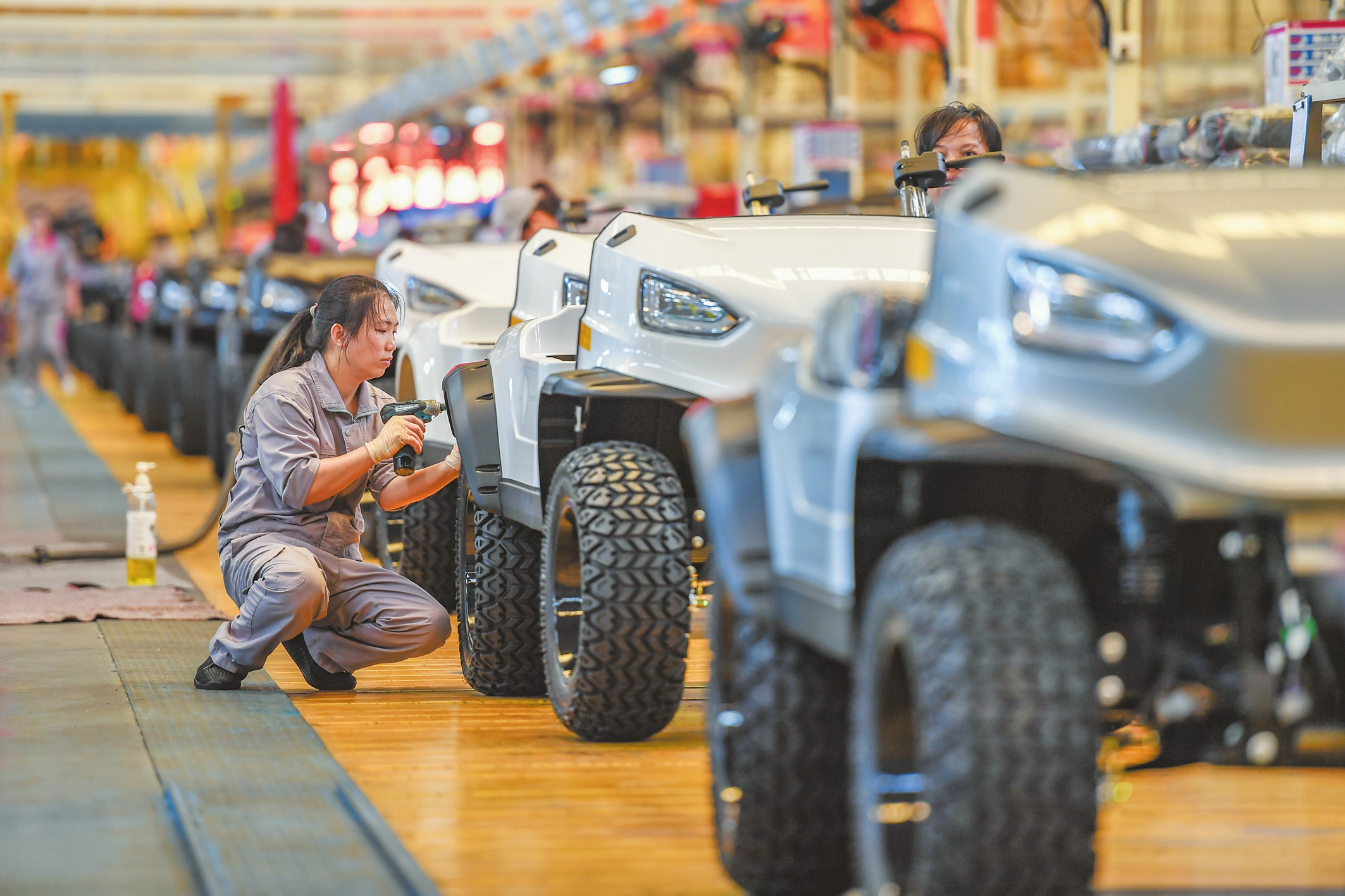 2��20�գ���λ�ں��ڹ��Ҹ�����������̬�Ƽ��³ǵĿ��ϼ��ź��ϻ��أ�������Աæ����װ�綯�������������� ��ʿ�� ʵϰ�� ��������