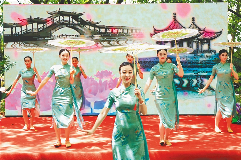 活动现场的舞蹈表演。海口旅文局供图