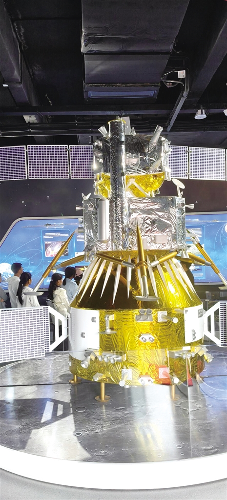 火箭残骸。南国都市报记者 吴岳文 摄