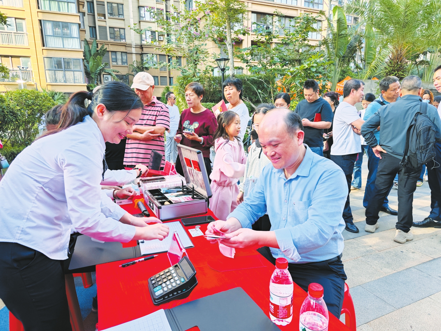 �ں�ɭ��С����ҵ�ѽ����ֽ𷵻���ֳ���ҵ�����ĵ���ȡ����������������� ����԰ ��