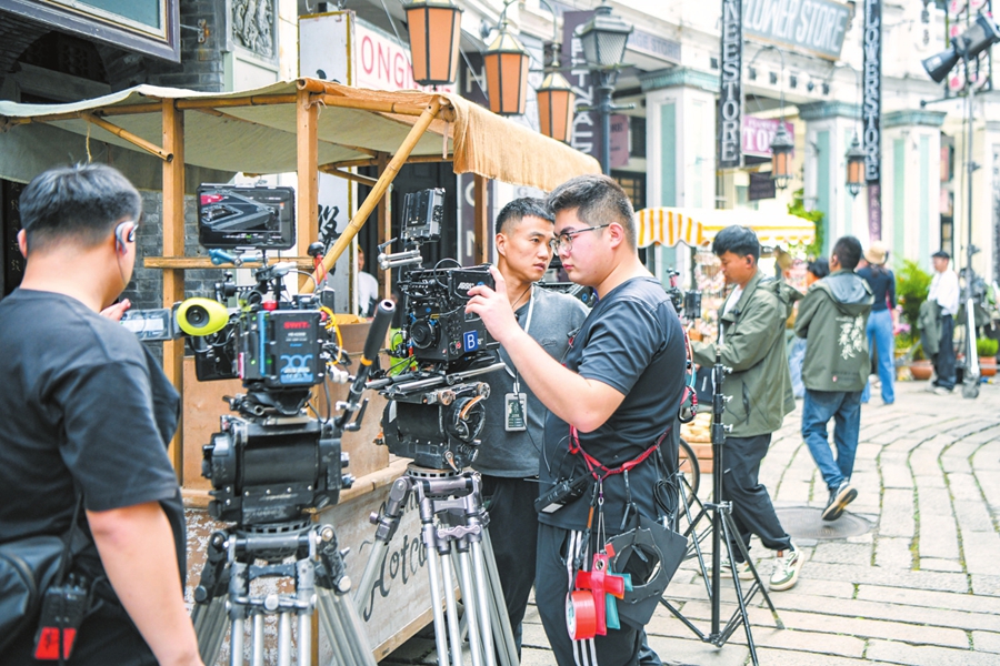 12��23�գ��ں��ڹ����������С�յ�Ӱ���磬������Ա�ڽ��п���ǰ��׼���������������� ������ ��