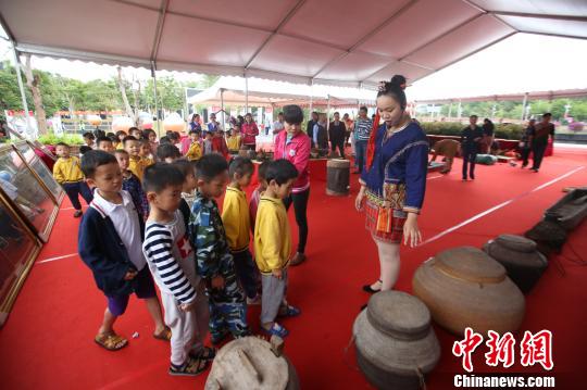 白沙庆“三月三”展示黎苗文化”活化石”
