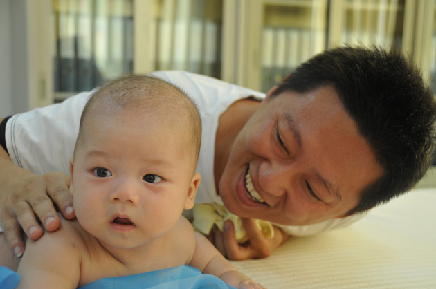 海南妇产科医院举办感恩父爱抚触交流会(组图