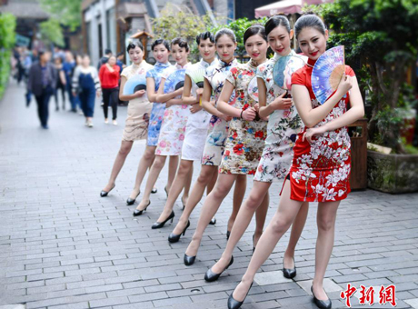 《搭车去结婚》邂逅槟榔谷 披上最纯美黎族婚