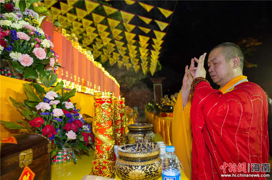 三亚南山举行龙五爷财神圣诞祈福法会(组图)(4