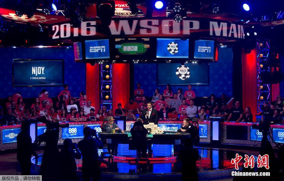 德州扑克系列赛决赛举行 扑克高手竞逐丰厚大