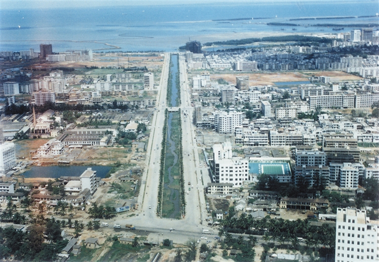 老照片:1988年的海口龙昆北路