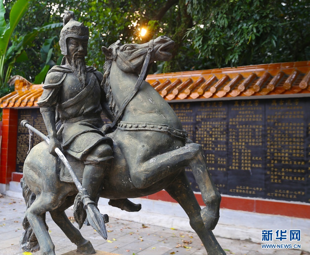 伏波将军雕像.新华网 黎多江 摄
