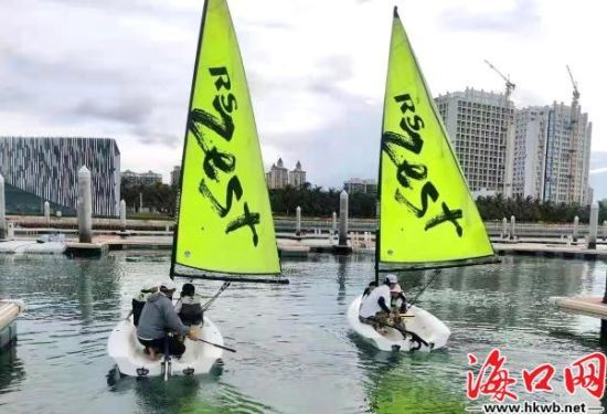 海口开展帆船体验课研学之旅。（市旅文局供图）