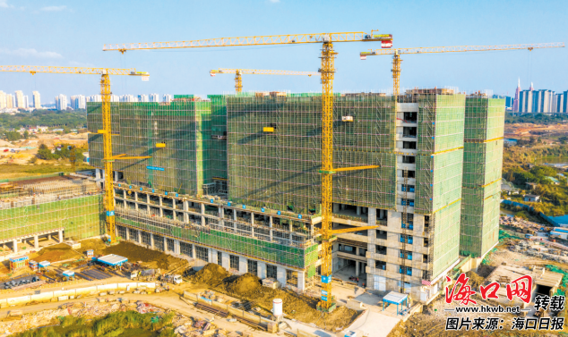 目前,海口市人民医院西院区项目正在加紧建设。 记者 石中华 摄