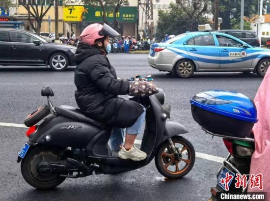 2021ʼͼΪ17պźĶװ