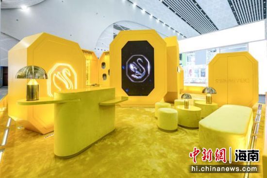 施华洛世奇标志性天鹅形象焕新重构。施华洛世奇供图