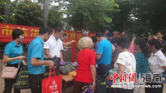 滨海司法所开展海口市法治宣传教育活动进社