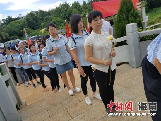 秀英区长流镇开展祭奠王海萍烈士活动