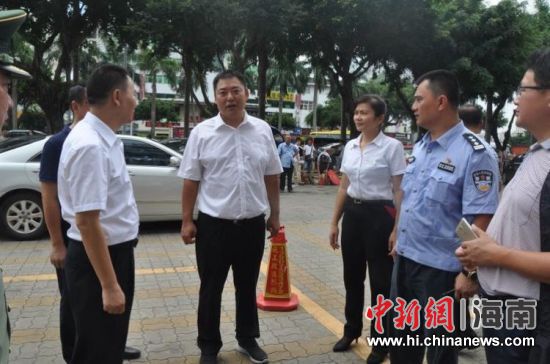 琼山区委副书记、区长陈昊旻节假日首日深入一