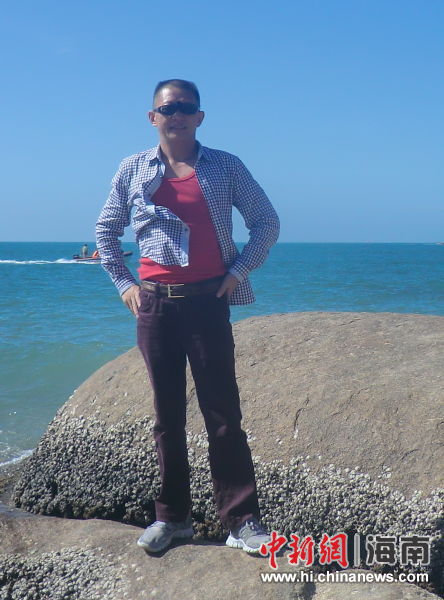 �ֱ�վ���Ϻ�һ����ʯ��