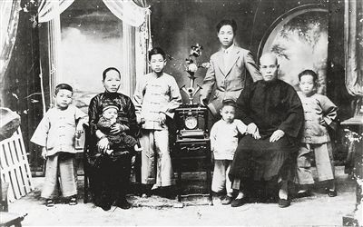 1942꣬ԭ᳤̻(Ҷ)ϺļңΪ֮Ϻ̾ۻ㡣ͼΪ¼ȫҸⷭ