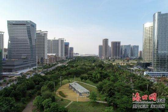 景色旖旎的海口西海岸挺秀公园。海口日报记者 石中华 摄
