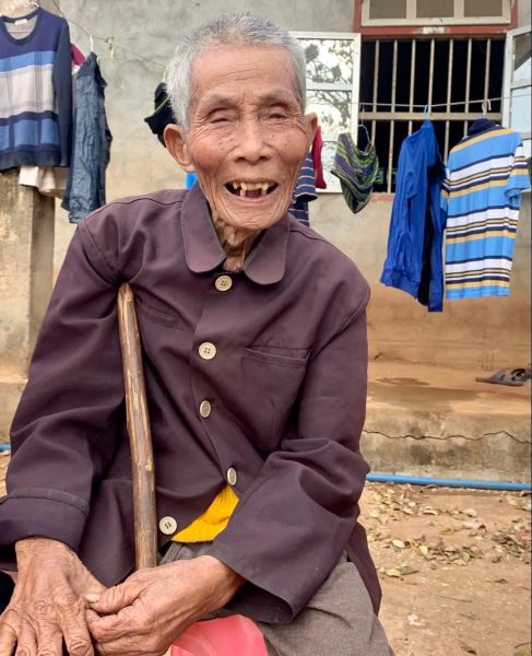 澄迈104岁阿公能说能唱,他爱吃的一样东西你很难猜到