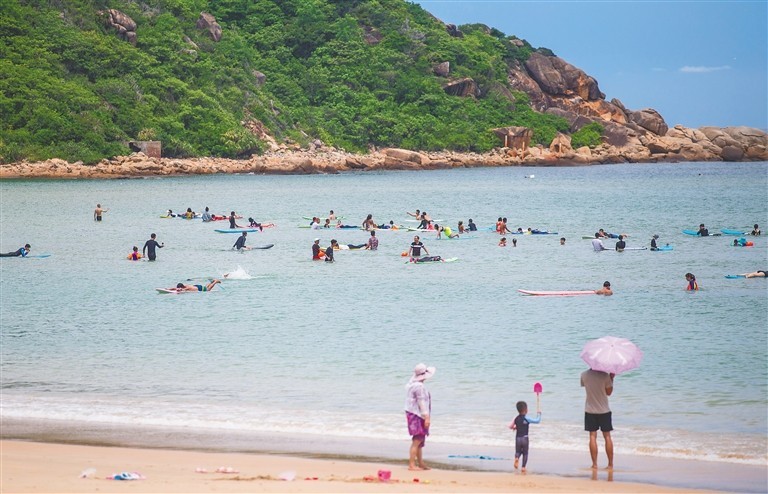 三亚后海:人气之下面临商业与情怀的两难抉择