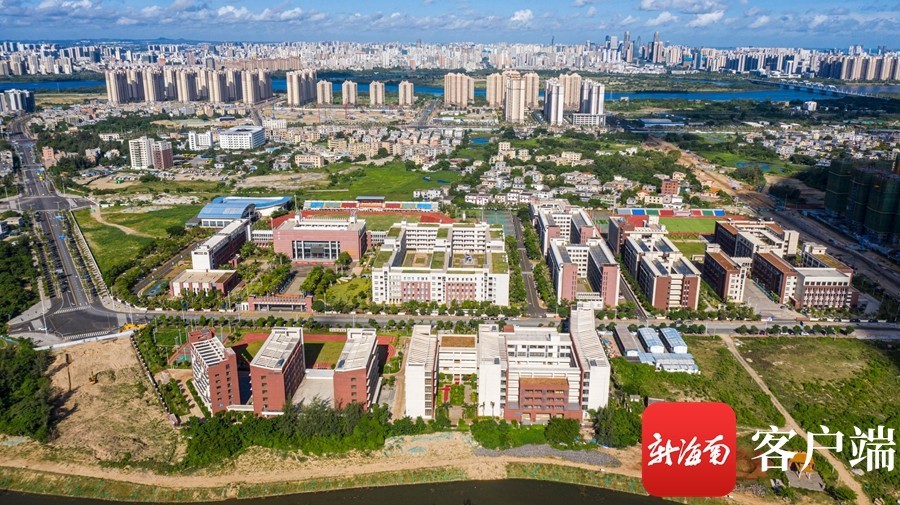 北京师范大学海口附属学校全貌.记者 刘洋 摄