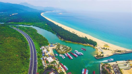 g98海南环岛高速k165一k168(日月湾段).省公路管理局供图