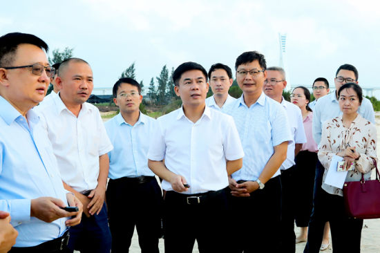 钟鸣明到锦山镇,铺前镇调研重点项目建设情况