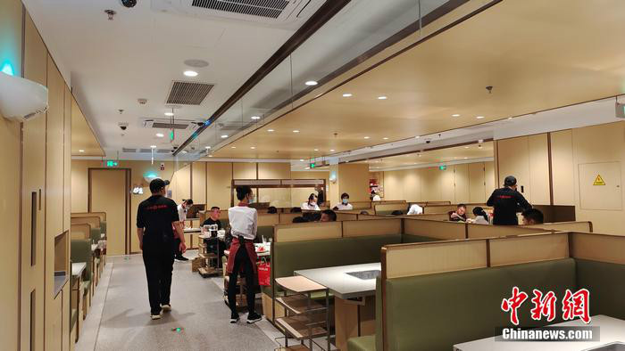 收缩业务扩张,年底前欲关店300家 海底捞断臂求生?