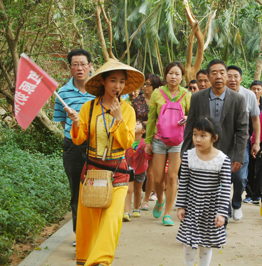 猴岛讲解员曾黄钧用笑容感动每位游客