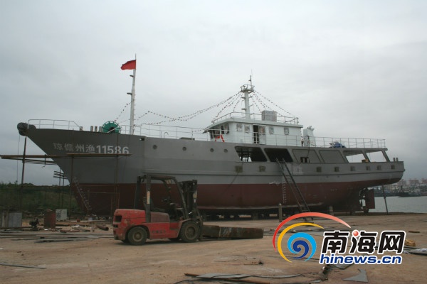 儋州渔民夫妇投资600万造200吨铁甲船闯深海