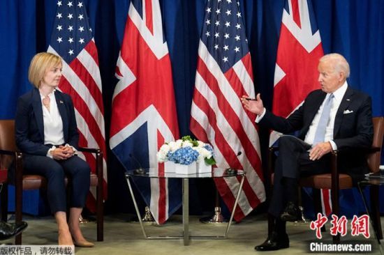 2022年9月21日，英国首相特拉斯在美国纽约出席联合国大会期间与美国总统拜登举行双边会晤。