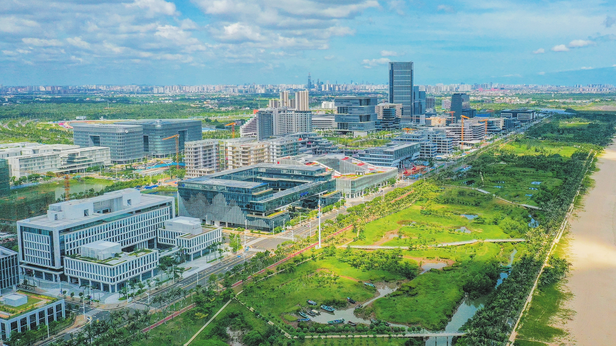 俯瞰江东新区总部经济区(生态CBD),现代化总部楼宇鳞次栉比。 本报记者 孙士杰 摄