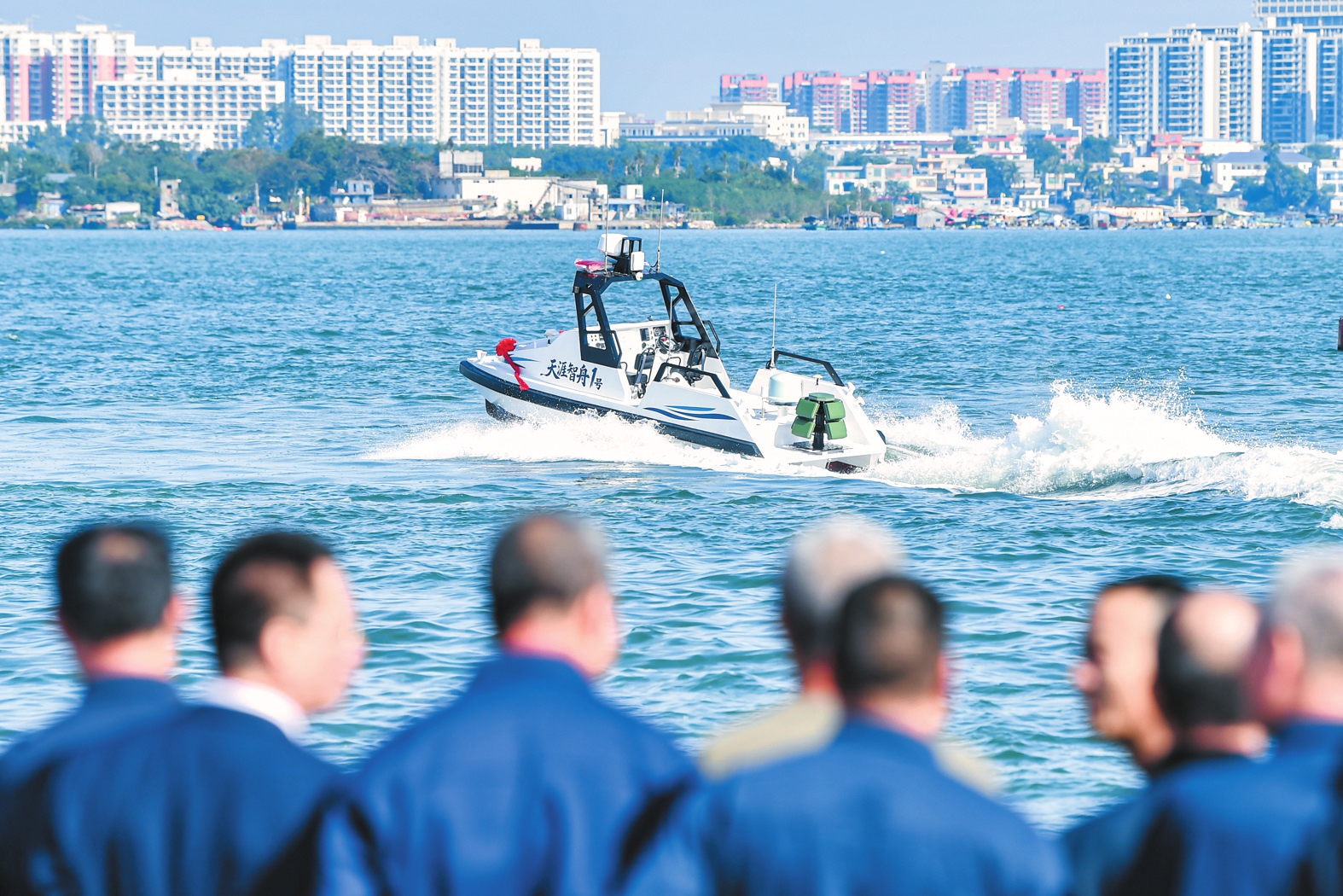 12��12�գ�����������1�š�����Ѳ������ͧ�ں��Ͻ���Ѳ����ʾ���������� ������ ��