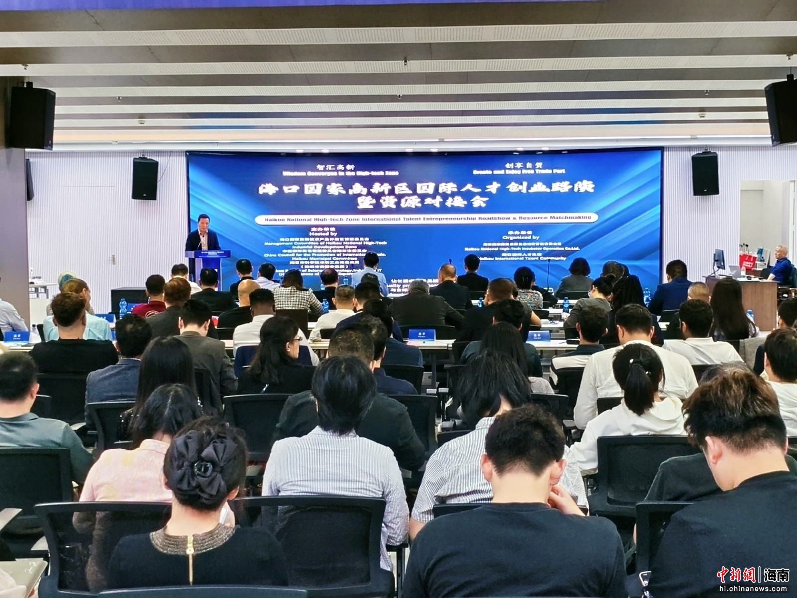 2��18�գ����ڹ��Ҹ����������˲Ŵ�ҵ·������Դ�Խӻ���ҩ������ҽҩ�����ۺ���ɹ����С�Ƥ���ͼ