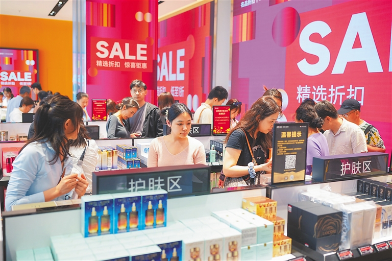 ���¶�ʮ���գ�cdf���ڹ�����˰������ͷ�ܶ�����������ѡ����˰Ʒ�������ձ�ȫý����� ��ï ��