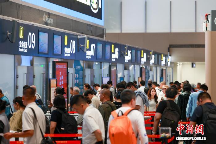 ͼΪ�ÿ��ں����������ʻ������졣�����������ʻ�����ͼ