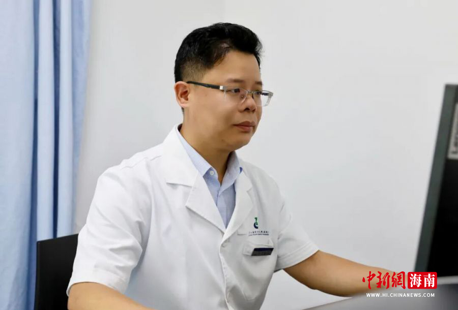 图为三亚中心医院(海南省第三人民医院)肿瘤科何少忠博士。(三亚中心医院 供图)