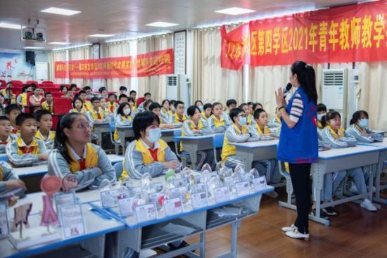 活动现场。小婕摄 龙华区委宣传部供图