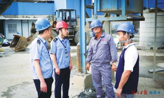 ִ����Ա�˽⹤������ҵʱ�����������