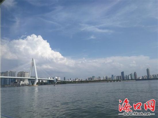 海口首条白天海上旅游航线开通 为全域旅游添光彩